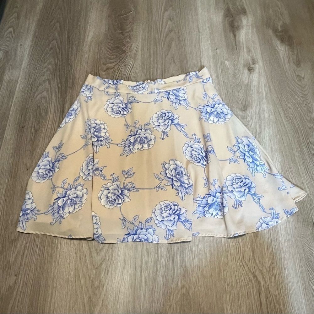 Audrey 3+1 Blue & White Floral Print Skirt - Picture 2 of 7